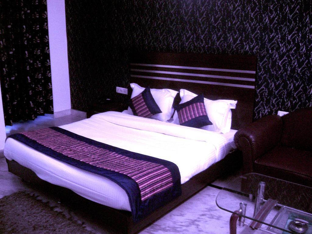 Hotel Mandakini Palace Delhi  Zimmer foto